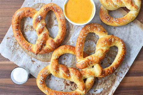 Anne's pretzels - An Auntie Anne's expert pretzel roller shows how to bake, roll, and twist a pretzel perfect pretzel.